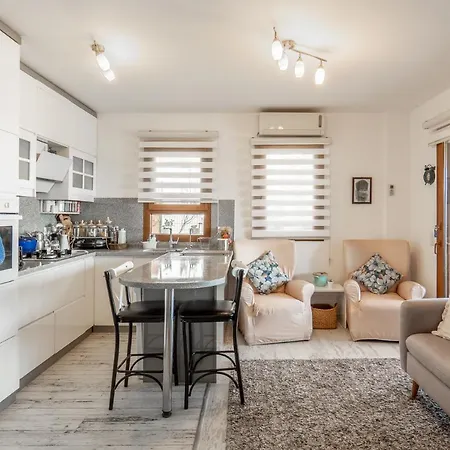 2 Bedroom Flat With Garden And Sea View In Yalikavak Apartament