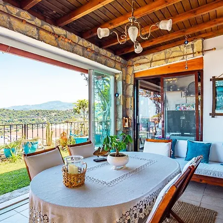 2 Bedroom Flat With Garden And Sea View In Yalikavak