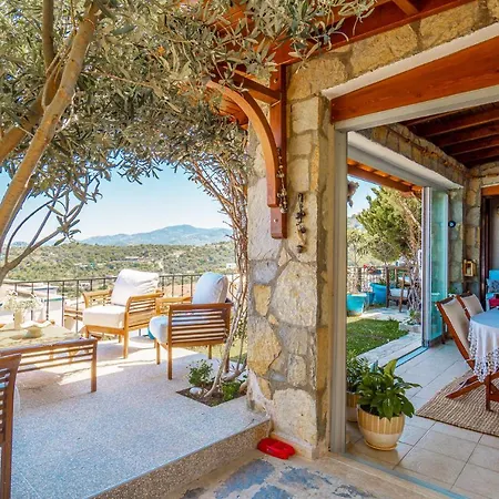 2 Bedroom Flat With Garden And Sea View In Yalikavak