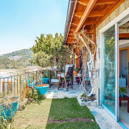 Apartament 2 Bedroom Flat With Garden And Sea View In Yalikavak