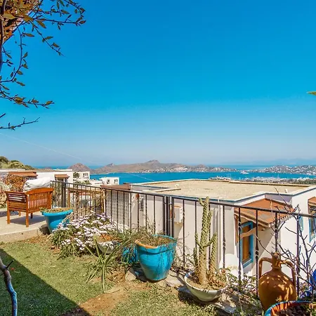 2 Bedroom Flat With Garden And Sea View In Yalikavak * Bodrum